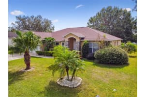 8207 WESTMONT TERRACE DR, LAKELAND, FL 33810 Sold 04/03/23