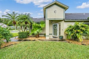 892 CRESTRIDGE CIRCLE, TARPON SPRINGS, FL 34688 Sold 04/28/23