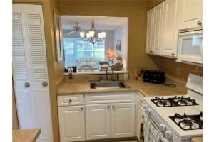 1364 MISSION HILLS BLVD #33-A, CLEARWATER, FL 33759 Sold 02/01/23
