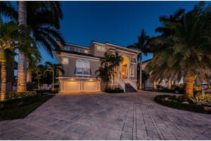 5951 BAYVIEW CIR S, GULFPORT, FL 33707 Sold 03/07/23