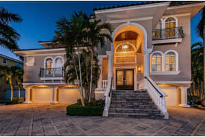 5951 BAYVIEW CIR S, GULFPORT, FL 33707 Sold 03/07/23