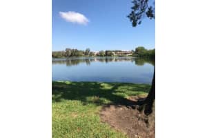 735 S VILLAGE DR N #108, ST PETERSBURG, FL 33716 Sold 01/17/23