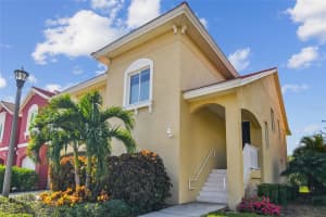 18 FRANKLIN CT S #D, ST PETERSBURG, FL 33711 Sold 03/30/23