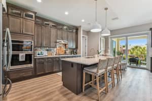 18 FRANKLIN CT S #D, ST PETERSBURG, FL 33711 Sold 03/30/23