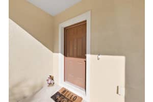 9738 HOUND CHASE DR, GIBSONTON, FL 33534 Sold 04/26/23