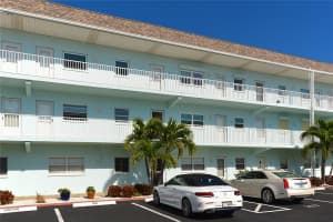5 GATESHEAD DR #305, DUNEDIN, FL 34698 Sold 02/14/23