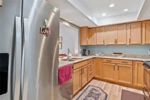 6582 GRAND BAHAMA DR #3, SEMINOLE, FL 33777 Sold 06/16/23