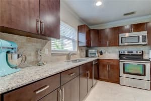 2700 BAYSHORE BLVD #586, DUNEDIN, FL 34698 Sold 02/17/23