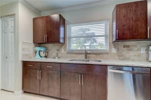 2700 BAYSHORE BLVD #586, DUNEDIN, FL 34698 Sold 02/17/23