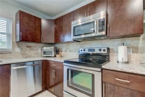 2700 BAYSHORE BLVD #586, DUNEDIN, FL 34698 Sold 02/17/23