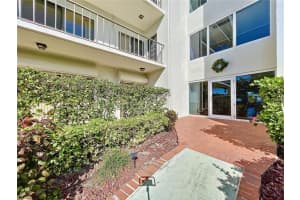 235 MARINER DR, TARPON SPRINGS, FL 34689 Sold 02/27/23