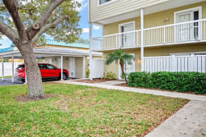 433 S PAULA DR #1, DUNEDIN, FL 34698 Sold 02/06/23