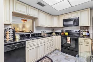 871 NEW YORK AVE #101, DUNEDIN, FL 34698 Sold 01/18/23