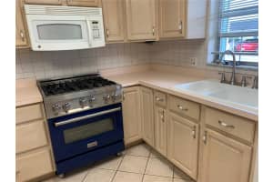 5286 81ST ST N #7, ST PETERSBURG, FL 33709 Sold 02/17/23