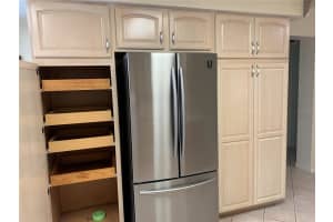 5286 81ST ST N #7, ST PETERSBURG, FL 33709 Sold 02/17/23