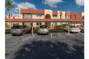 117 DOGWOOD CIRCLE, SEMINOLE, FL 33777 Sold 02/27/23