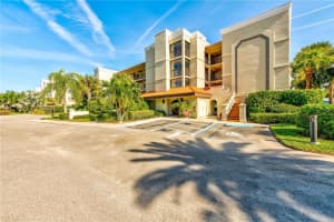 7435 Bayshore Dr, Treasure Island, FL 33706, Sold 04/03/23