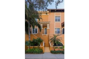 100 4TH AVENUE, ST PETERSBURG, FL 33701 Sold 02/24/23