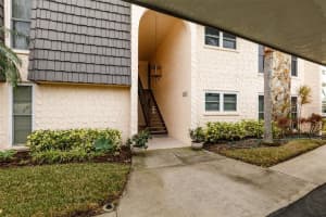 208 ELMWOOD CIRCLE, SEMINOLE, FL 33777 Sold 04/10/23