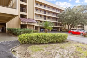 1736 GOLFVIEW DRIVE, TARPON SPRINGS, FL 34689 Sold 05/18/23