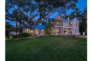 900 ALAMEDA LANE, SARASOTA, FL 34234 Sold 08/31/23