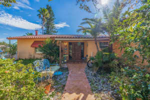 2851 Alton Dr St Pete Beach, FL 33706 Sold 02/13/23