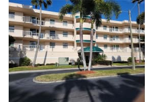 6315 SHORELINE DRIVE, ST PETERSBURG, FL 33708 Sold 04/14/23