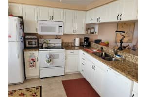 6315 SHORELINE DRIVE, ST PETERSBURG, FL 33708 Sold 04/14/23