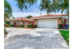 2016 MICHIGAN AVENUE, ST PETERSBURG, FL 33703 Sold 09/29/23