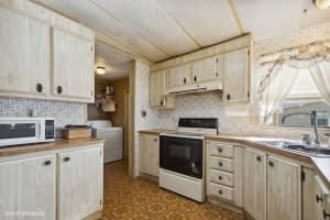 185 BLUE MARLIN DRIVE, OLDSMAR, FL 34677 Sold 03/30/23