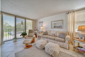 100 OAKMONT LANE, BELLEAIR, FL 33756 Sold 10/18/23