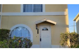 1577 CHATEAUX DE VILLE COURT, CLEARWATER, FL 33764 Sold 04/05/23