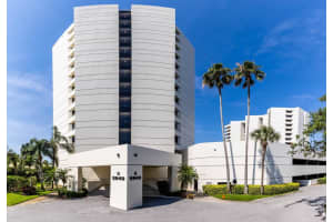 5940 PELICAN BAY PLAZA, GULFPORT, FL 33707 Sold 01/05/24