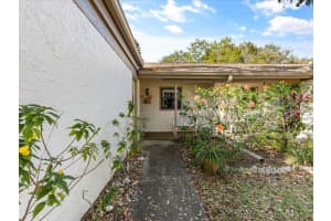 2704 OAK CIRCLE, TARPON SPRINGS, FL 34689 Sold 05/03/23