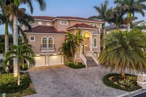 5951 BAYVIEW CIRCLE, GULFPORT, FL 33707 Sold 06/23/23