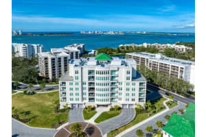 8 PALM TERRACE, BELLEAIR, FL 33756 Sold 04/06/23