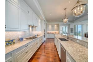 8 PALM TERRACE, BELLEAIR, FL 33756 Sold 04/06/23