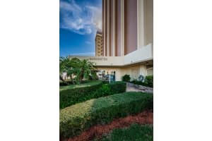 4550 COVE CIRCLE, ST PETERSBURG, FL 33708 Sold 07/11/23