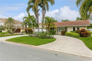 810 119TH AVENUE, TREASURE ISLAND, FL 33706 Sold 11/10/23