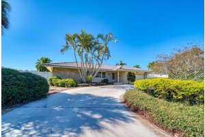 1046 44TH AVENUE, ST PETERSBURG, FL 33703 Sold 09/01/23