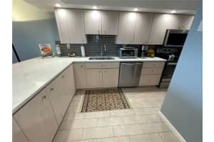 7400 SUN ISLAND DRIVE, SOUTH PASADENA, FL 33707 Sold 07/14/23