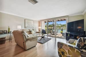 6290 BAHIA DEL MAR CIRCLE, ST PETERSBURG, FL 33715 Sold 11/03/23