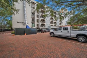 105 4TH AVENUE, ST PETERSBURG, FL 33701 Sold 05/15/23
