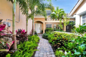 402 FAN PALM COURT, ST PETERSBURG, FL 33703 Sold 06/29/23
