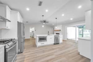 8928 BAYWOOD PARK DRIVE, SEMINOLE, FL 33777 Sold 08/10/23