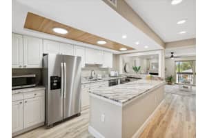 433 PAULA DRIVE, DUNEDIN, FL 34698 Sold 05/05/23