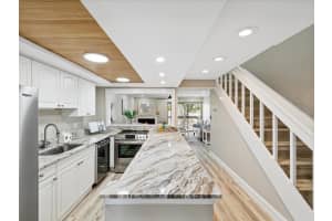 433 PAULA DRIVE, DUNEDIN, FL 34698 Sold 05/05/23
