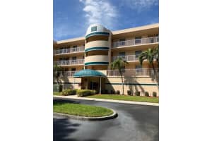 6205 SHORELINE DRIVE, ST PETERSBURG, FL 33708 Sold 06/30/23
