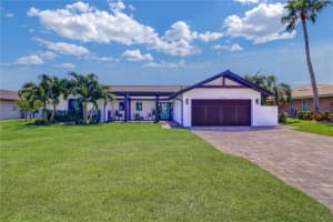 2036 HAWAII AVENUE, ST PETERSBURG, FL 33703 Sold 07/28/23