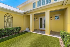 8 TARPON DRIVE, VERO BEACH, FL 32960 Sold 07/19/23